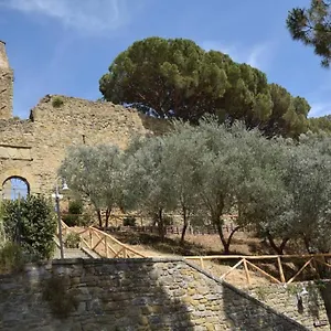 https://castiglion-fiorentino-chicca-sotto-la-torre.it-tuscanyhotel.com