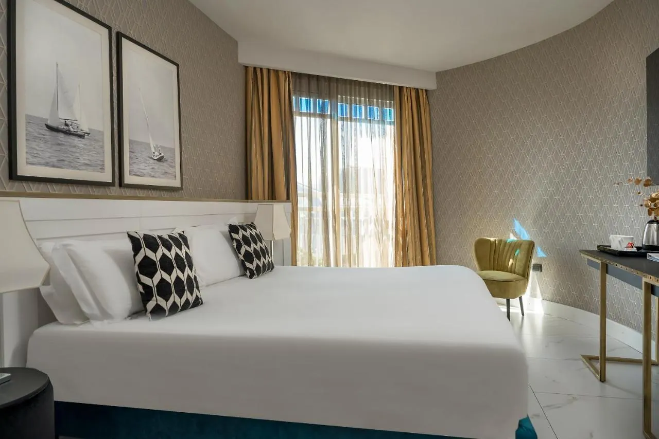 ****  Savoia Hotel Rímini Italia